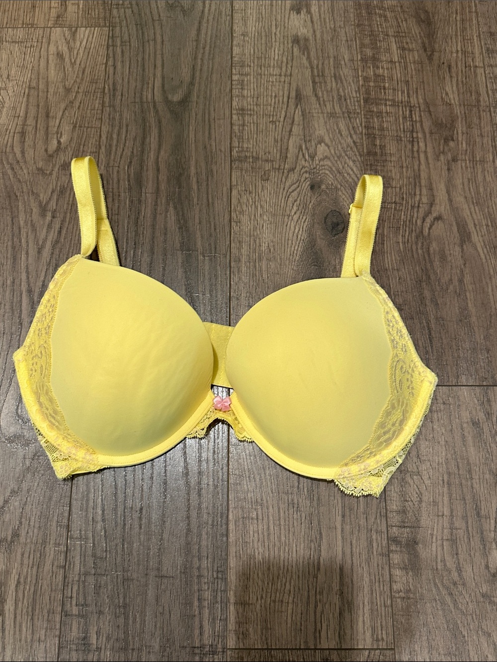 Victoria’s Secret Lace-Trim Dream Angels Push Up Bra 36DD Yellow